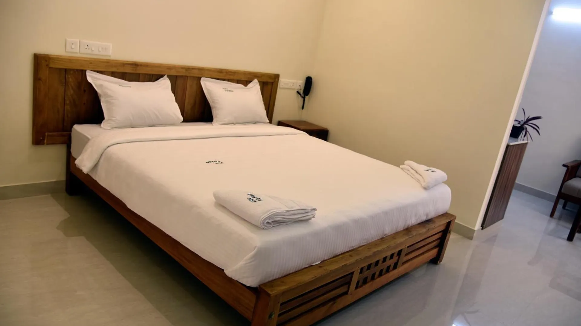 Villa Varkala 2*,