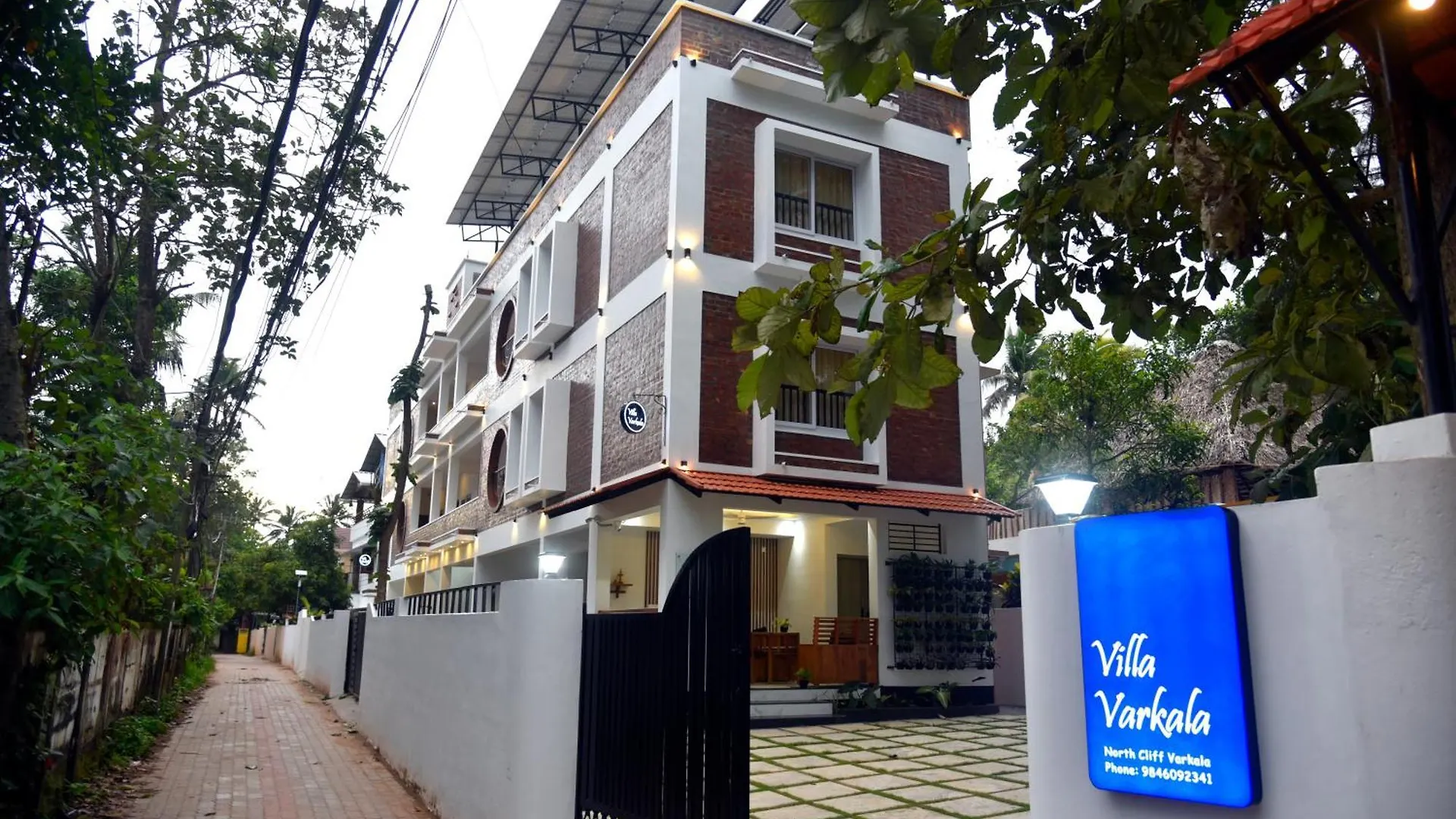 Villa Varkala 2*,  India